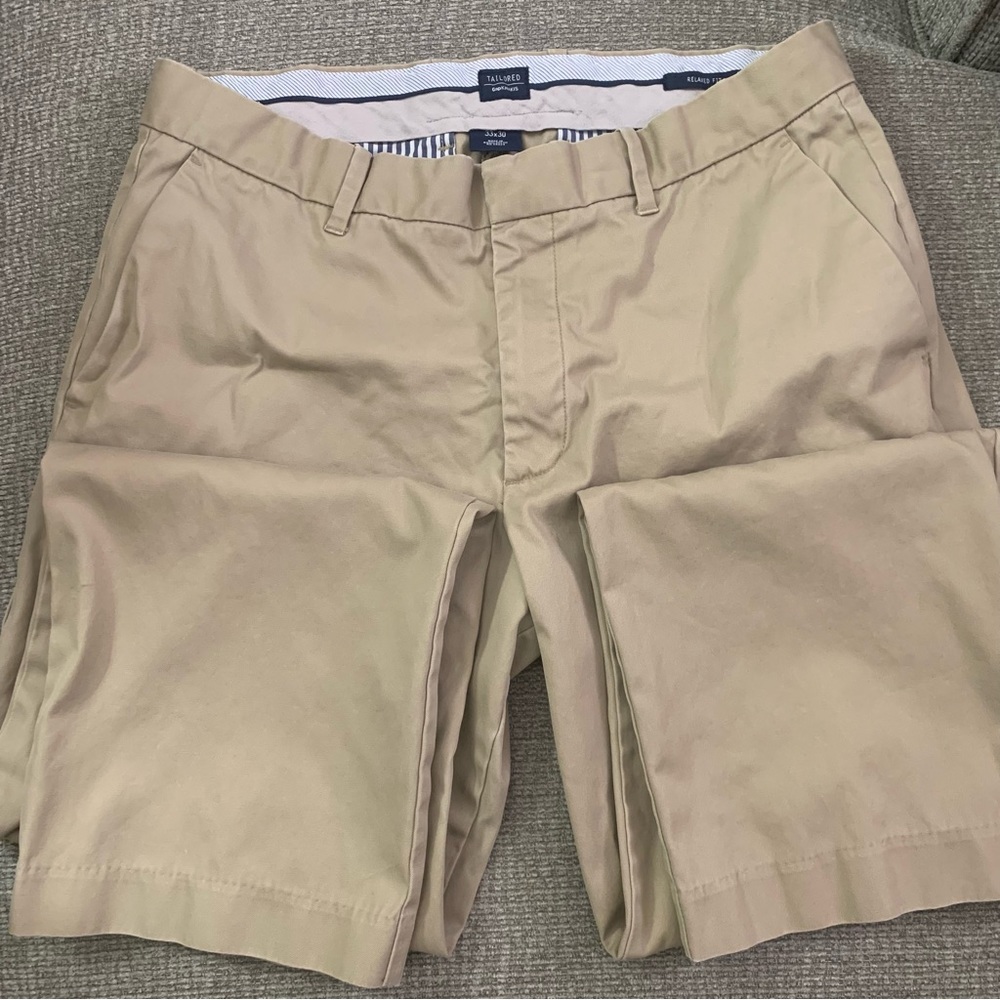 GAP Tailored Fit Tan Khakis Men’s Size 33x30 Excellent Condition